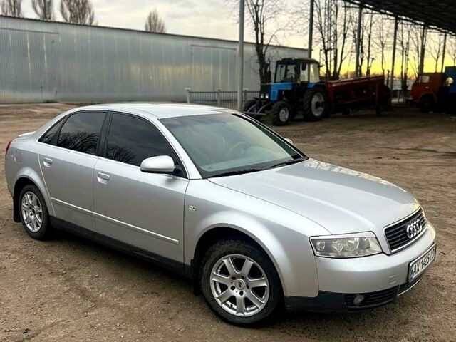 Серый Ауди А4, объемом двигателя 2 л и пробегом 370 тыс. км за 4400 $, фото 1 на Automoto.ua
