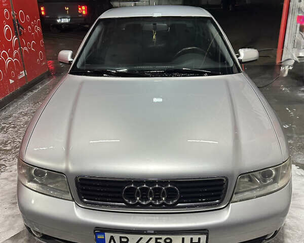 Сірий Ауді А4, об'ємом двигуна 1.6 л та пробігом 210 тис. км за 3650 $, фото 1 на Automoto.ua