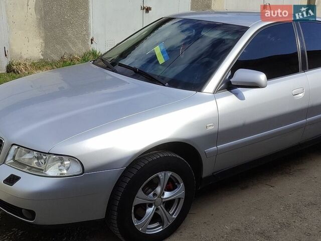 Сірий Ауді А4, об'ємом двигуна 1.6 л та пробігом 300 тис. км за 2950 $, фото 1 на Automoto.ua
