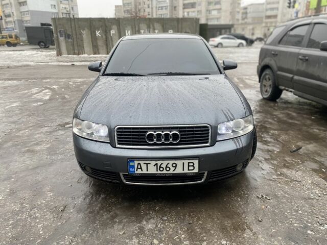 Сірий Ауді А4, об'ємом двигуна 2 л та пробігом 250 тис. км за 3900 $, фото 1 на Automoto.ua