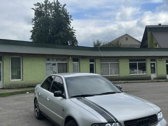 Сірий Ауді А4, об'ємом двигуна 1.6 л та пробігом 280 тис. км за 2502 $, фото 1 на Automoto.ua