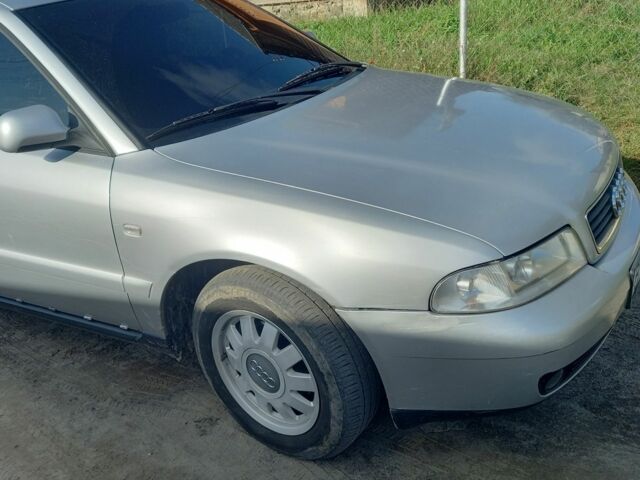 Серый Ауди А4, объемом двигателя 2 л и пробегом 230 тыс. км за 2700 $, фото 1 на Automoto.ua