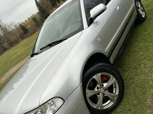 Сірий Ауді А4, об'ємом двигуна 1.6 л та пробігом 1 тис. км за 3200 $, фото 1 на Automoto.ua