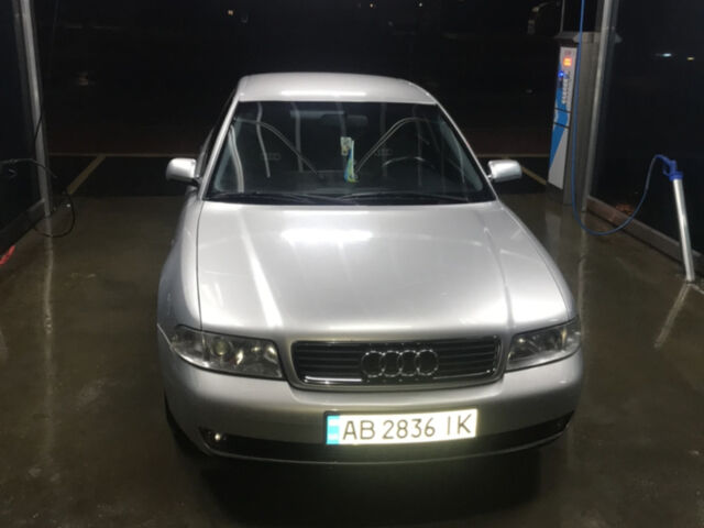 Сірий Ауді А4, об'ємом двигуна 1.6 л та пробігом 249 тис. км за 4400 $, фото 1 на Automoto.ua