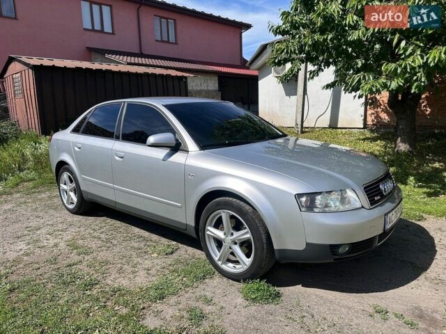 Сірий Ауді А4, об'ємом двигуна 2 л та пробігом 259 тис. км за 5600 $, фото 1 на Automoto.ua