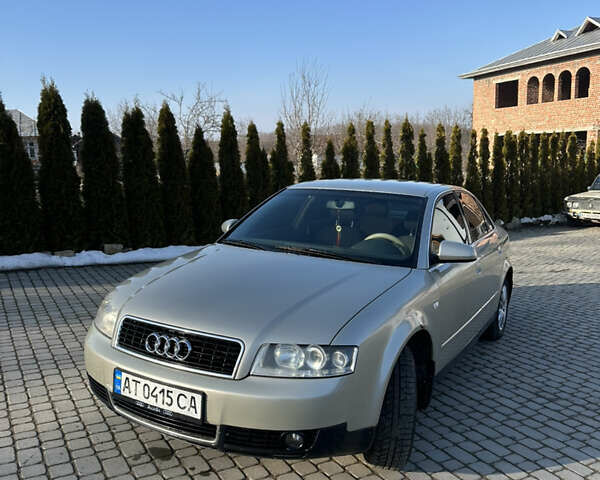 Серый Ауди А4, объемом двигателя 2 л и пробегом 300 тыс. км за 3850 $, фото 1 на Automoto.ua