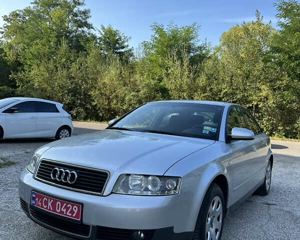 Сірий Ауді А4, об'ємом двигуна 2 л та пробігом 202 тис. км за 5850 $, фото 1 на Automoto.ua