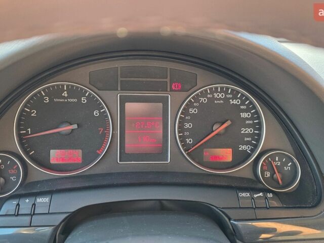 Серый Ауди А4, объемом двигателя 2 л и пробегом 385 тыс. км за 4500 $, фото 1 на Automoto.ua