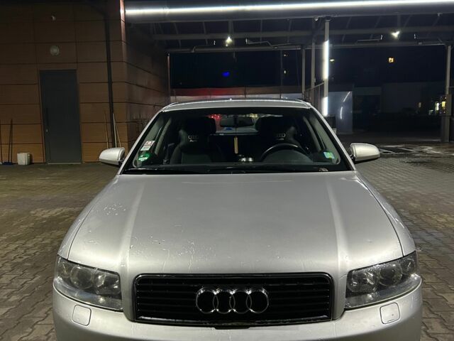 Ауді А4 2001 у Шостке на Automoto.ua Сірий Ауді А4, об'ємом двигуна 2 л та пробігом 236 тис. км за 6100 $, фото 1 на Automoto.ua