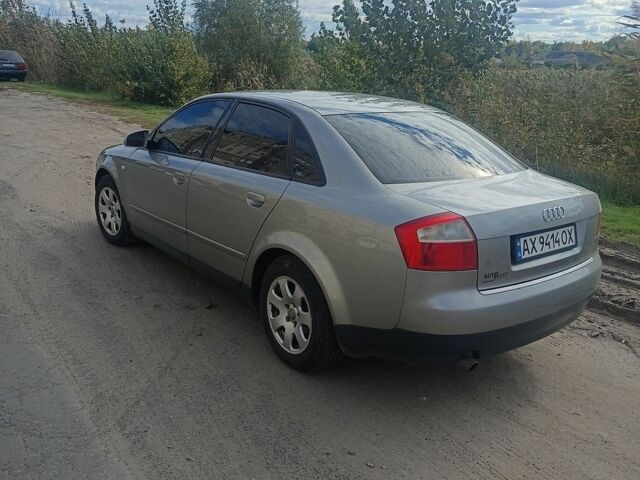 Сірий Ауді А4, об'ємом двигуна 2 л та пробігом 250 тис. км за 5600 $, фото 1 на Automoto.ua
