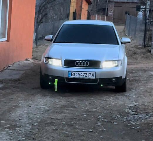 Серый Ауди А4, объемом двигателя 2 л и пробегом 220 тыс. км за 5200 $, фото 1 на Automoto.ua