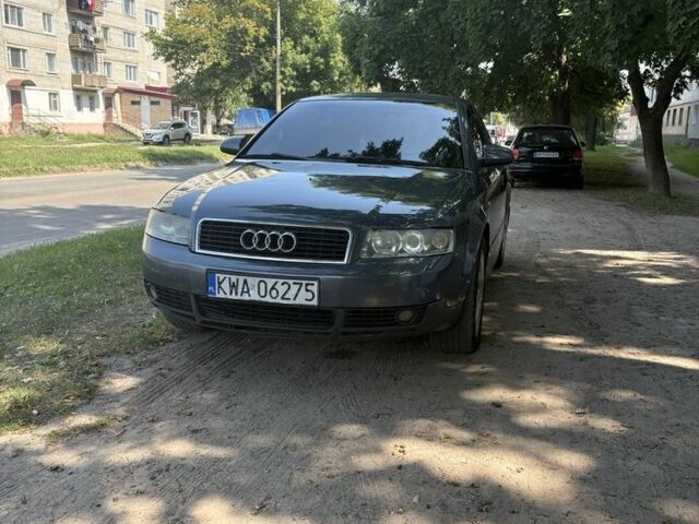 Сірий Ауді А4, об'ємом двигуна 2 л та пробігом 330 тис. км за 2789 $, фото 1 на Automoto.ua