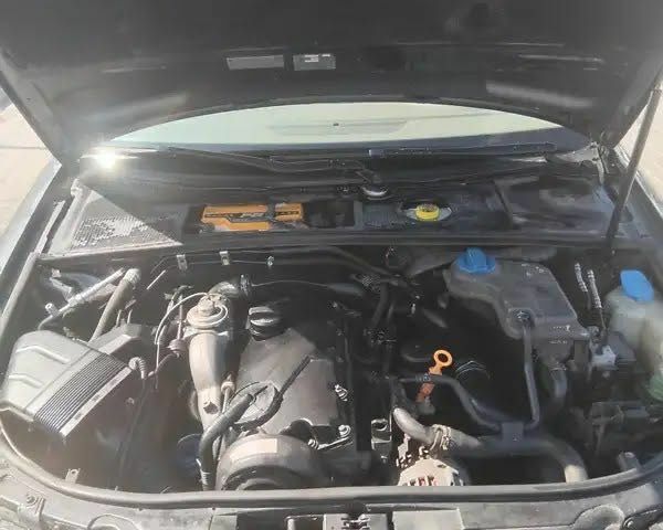 Серый Ауди А4, объемом двигателя 1.9 л и пробегом 425 тыс. км за 1400 $, фото 1 на Automoto.ua