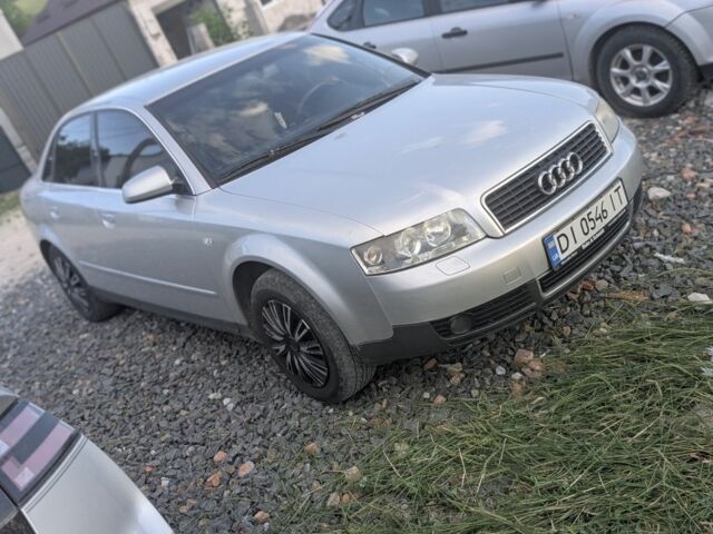 Сірий Ауді А4, об'ємом двигуна 2 л та пробігом 256 тис. км за 4426 $, фото 1 на Automoto.ua