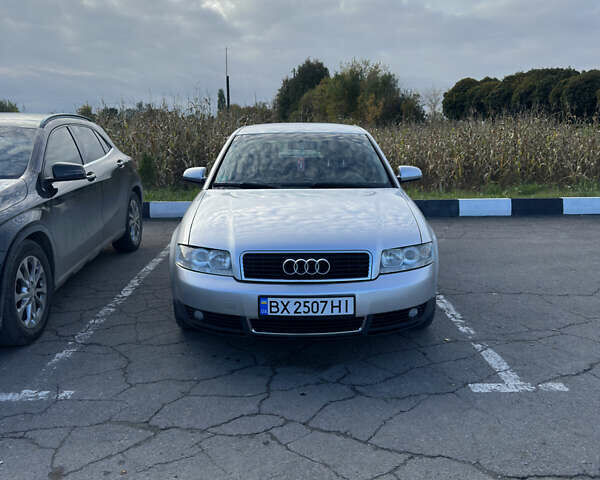 Сірий Ауді А4, об'ємом двигуна 2 л та пробігом 226 тис. км за 4500 $, фото 1 на Automoto.ua