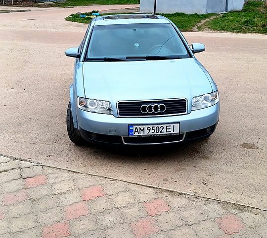 Серый Ауди А4, объемом двигателя 1.6 л и пробегом 288 тыс. км за 4950 $, фото 1 на Automoto.ua