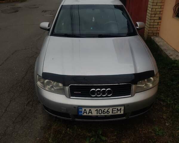 Серый Ауди А4, объемом двигателя 2.5 л и пробегом 400 тыс. км за 5000 $, фото 1 на Automoto.ua