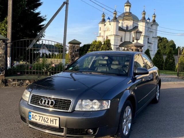 Серый Ауди А4, объемом двигателя 2 л и пробегом 200 тыс. км за 5500 $, фото 1 на Automoto.ua