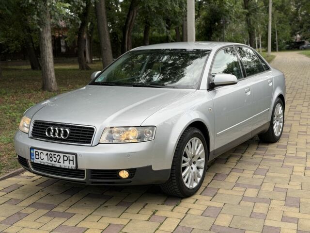 Сірий Ауді А4, об'ємом двигуна 2 л та пробігом 250 тис. км за 4796 $, фото 1 на Automoto.ua