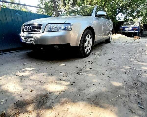 Серый Ауди А4, объемом двигателя 2 л и пробегом 350 тыс. км за 4800 $, фото 1 на Automoto.ua