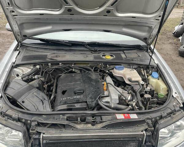 Сірий Ауді А4, об'ємом двигуна 1.8 л та пробігом 408 тис. км за 5000 $, фото 1 на Automoto.ua