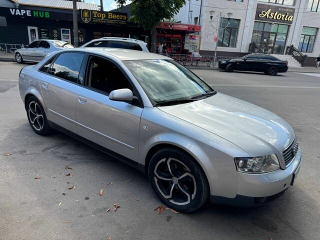 Сірий Ауді А4, об'ємом двигуна 2 л та пробігом 274 тис. км за 4400 $, фото 1 на Automoto.ua