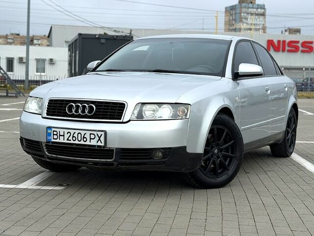 Сірий Ауді А4, об'ємом двигуна 2 л та пробігом 380 тис. км за 3499 $, фото 1 на Automoto.ua