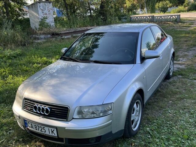 Сірий Ауді А4, об'ємом двигуна 2 л та пробігом 295 тис. км за 4100 $, фото 1 на Automoto.ua