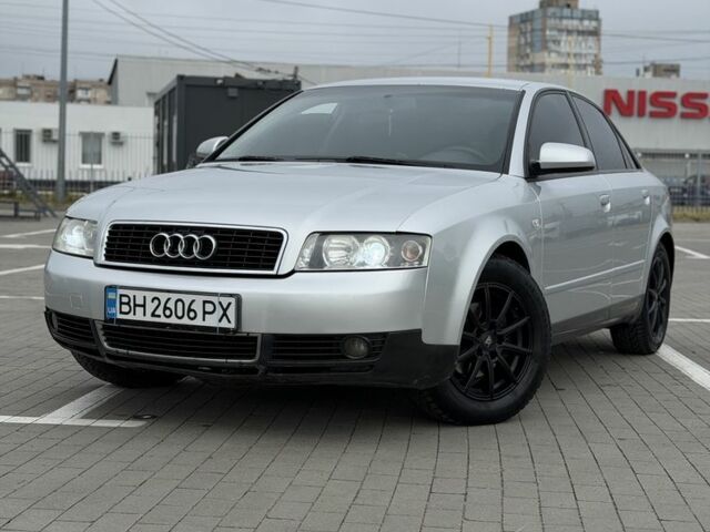 Серый Ауди А4, объемом двигателя 2 л и пробегом 380 тыс. км за 3399 $, фото 1 на Automoto.ua