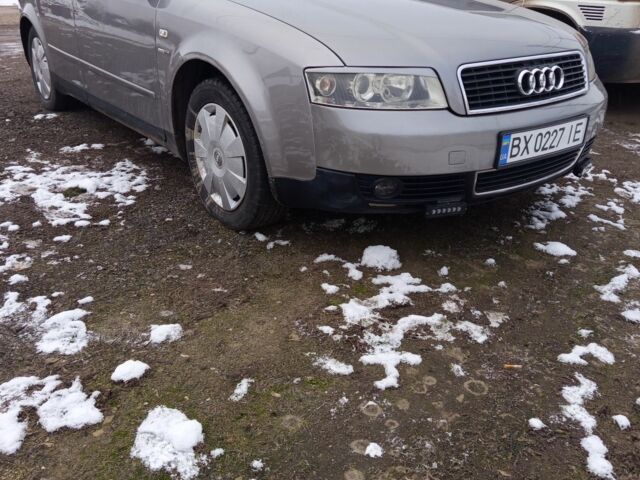 Сірий Ауді А4, об'ємом двигуна 1.6 л та пробігом 246 тис. км за 5500 $, фото 1 на Automoto.ua