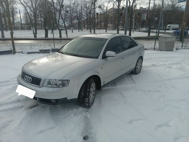 Серый Ауди А4, объемом двигателя 2 л и пробегом 288 тыс. км за 3800 $, фото 1 на Automoto.ua