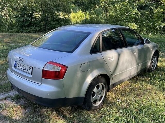 Сірий Ауді А4, об'ємом двигуна 2 л та пробігом 295 тис. км за 4100 $, фото 1 на Automoto.ua