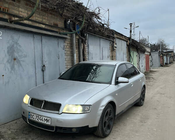 Серый Ауди А4, объемом двигателя 1.8 л и пробегом 388 тыс. км за 2999 $, фото 1 на Automoto.ua