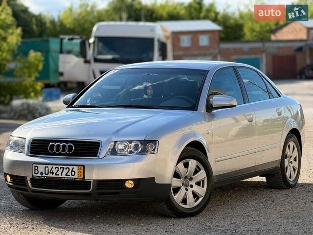 Сірий Ауді А4, об'ємом двигуна 2 л та пробігом 257 тис. км за 4750 $, фото 1 на Automoto.ua