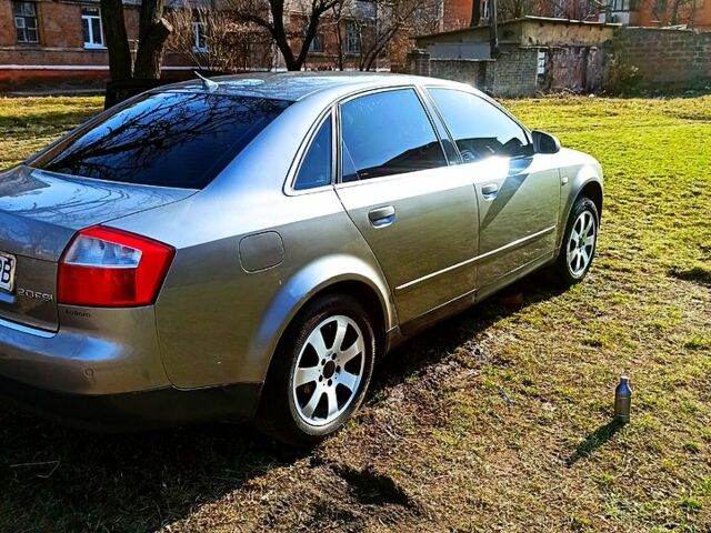 Сірий Ауді А4, об'ємом двигуна 2 л та пробігом 320 тис. км за 4600 $, фото 1 на Automoto.ua