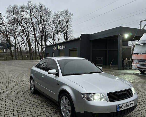 Сірий Ауді А4, об'ємом двигуна 1.6 л та пробігом 259 тис. км за 4600 $, фото 1 на Automoto.ua