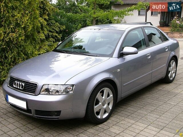 Сірий Ауді А4, об'ємом двигуна 1.6 л та пробігом 217 тис. км за 5200 $, фото 1 на Automoto.ua