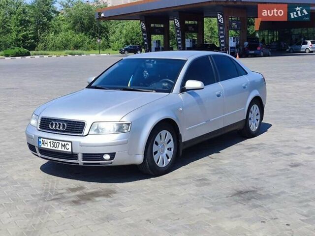 Серый Ауди А4, объемом двигателя 2 л и пробегом 280 тыс. км за 4950 $, фото 1 на Automoto.ua