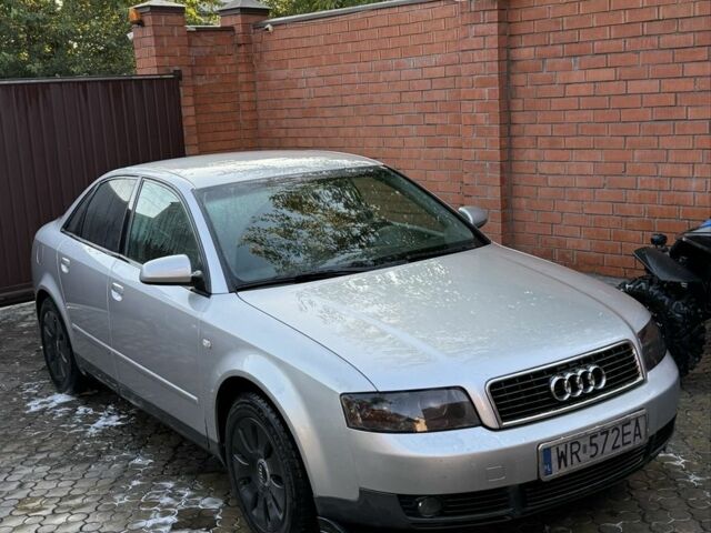 Сірий Ауді А4, об'ємом двигуна 2 л та пробігом 300 тис. км за 2606 $, фото 1 на Automoto.ua