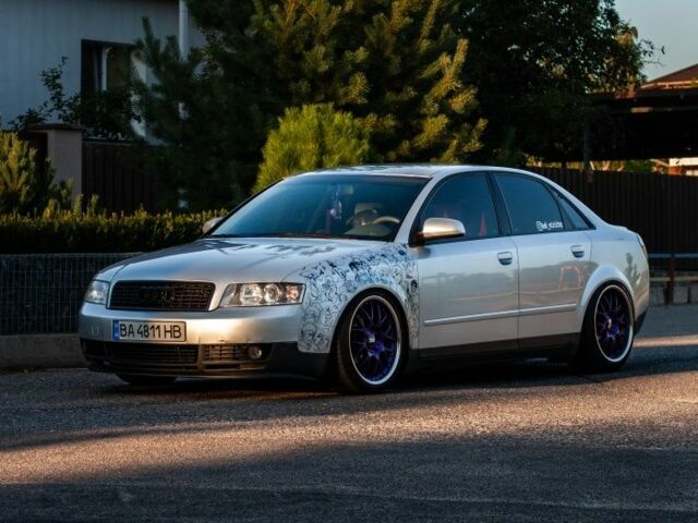 Сірий Ауді А4, об'ємом двигуна 2 л та пробігом 245 тис. км за 5500 $, фото 1 на Automoto.ua