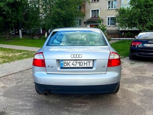 Серый Ауди А4, объемом двигателя 1.6 л и пробегом 237 тыс. км за 4800 $, фото 1 на Automoto.ua