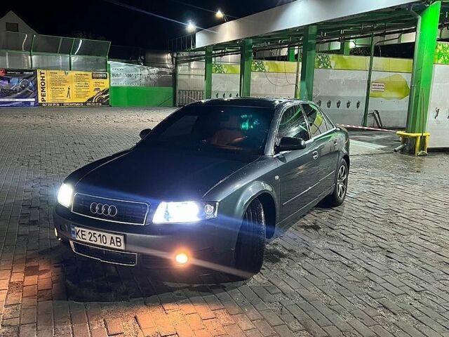 Сірий Ауді А4, об'ємом двигуна 2.5 л та пробігом 250 тис. км за 4300 $, фото 1 на Automoto.ua