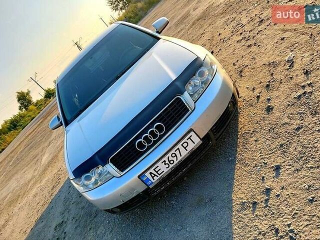 Серый Ауди А4, объемом двигателя 2 л и пробегом 320 тыс. км за 5200 $, фото 1 на Automoto.ua