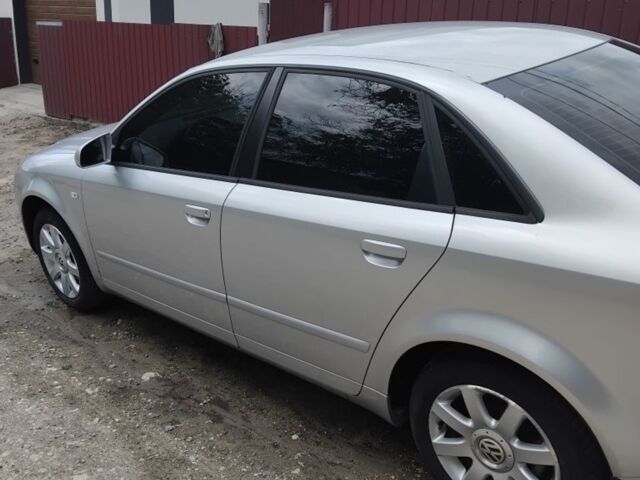Сірий Ауді А4, об'ємом двигуна 1.6 л та пробігом 195 тис. км за 5600 $, фото 1 на Automoto.ua