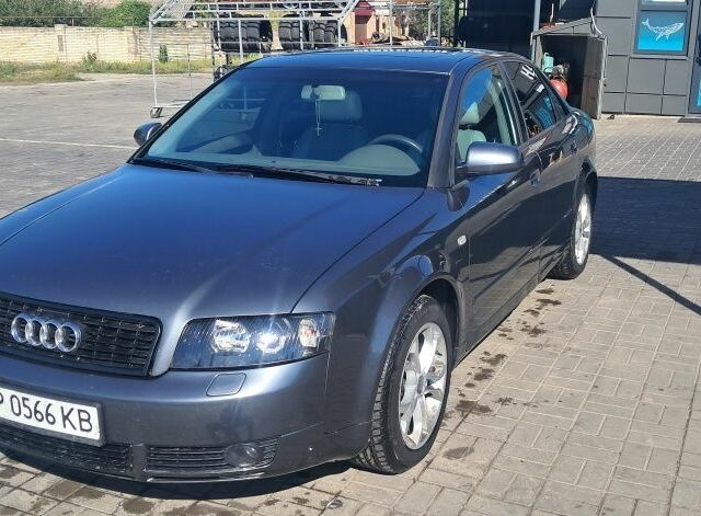 Серый Ауди А4, объемом двигателя 1.8 л и пробегом 272 тыс. км за 5190 $, фото 1 на Automoto.ua