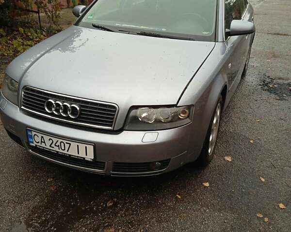 Сірий Ауді А4, об'ємом двигуна 2 л та пробігом 211 тис. км за 5900 $, фото 1 на Automoto.ua