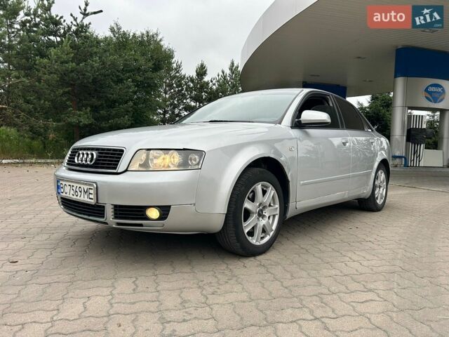 Сірий Ауді А4, об'ємом двигуна 2 л та пробігом 299 тис. км за 3199 $, фото 1 на Automoto.ua