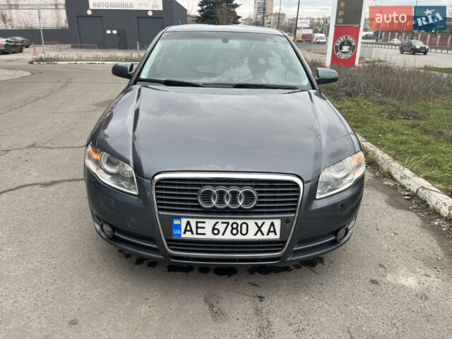 Серый Ауди А4, объемом двигателя 2 л и пробегом 314 тыс. км за 6300 $, фото 1 на Automoto.ua