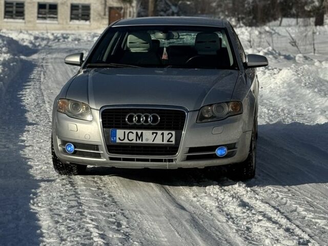 Серый Ауди А4, объемом двигателя 2 л и пробегом 290 тыс. км за 3600 $, фото 1 на Automoto.ua