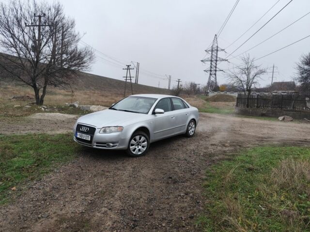 Серый Ауди А4, объемом двигателя 2 л и пробегом 300 тыс. км за 3000 $, фото 1 на Automoto.ua